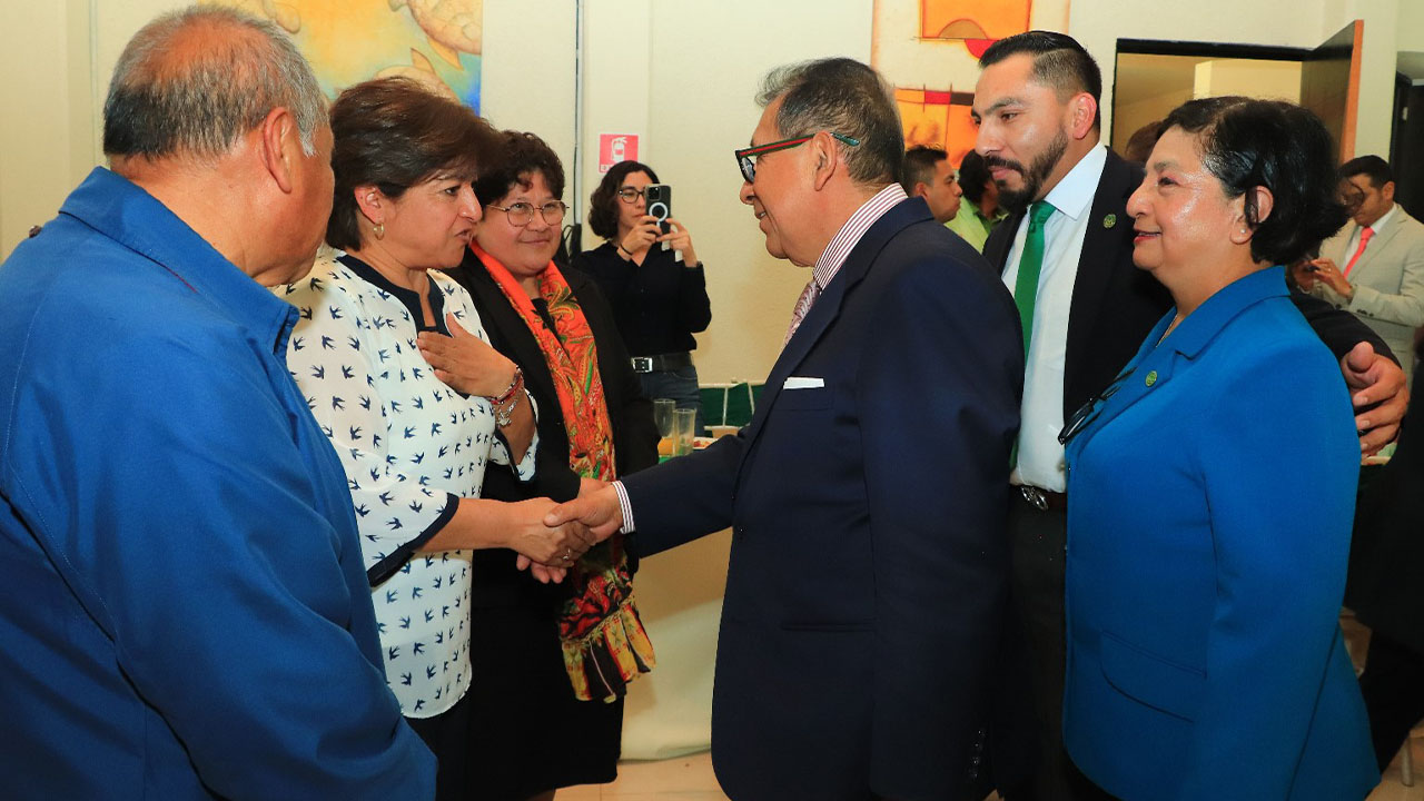 Avala Rector de la UATx compromiso y civilidad del STUAT
