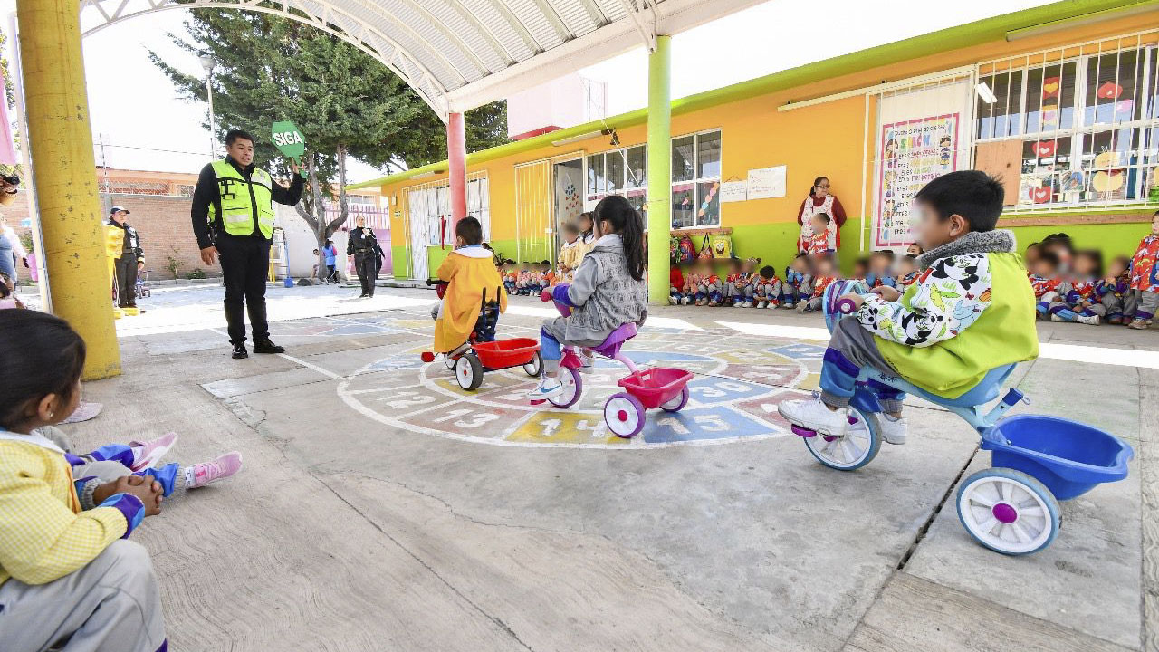 Con actividades didácticas, Seguridad de Huamantla enseña a menores las señales de tránsito