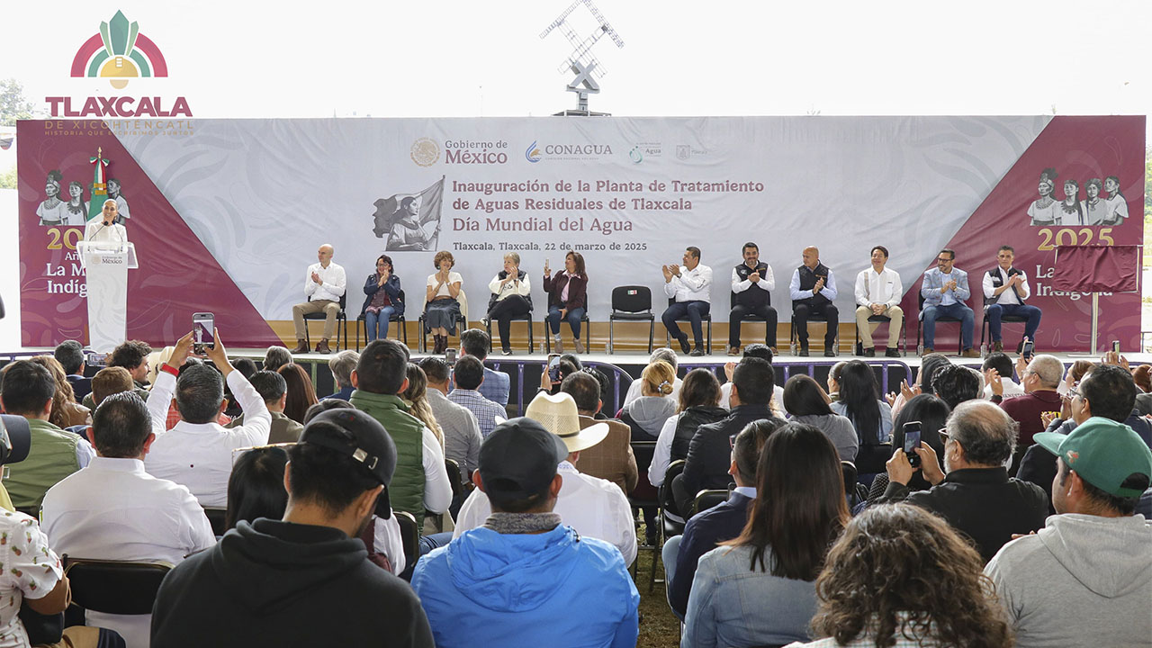 Alfonso Sánchez García acompaña a la presidenta Claudia Sheinbaum en su visita a Tlaxcala