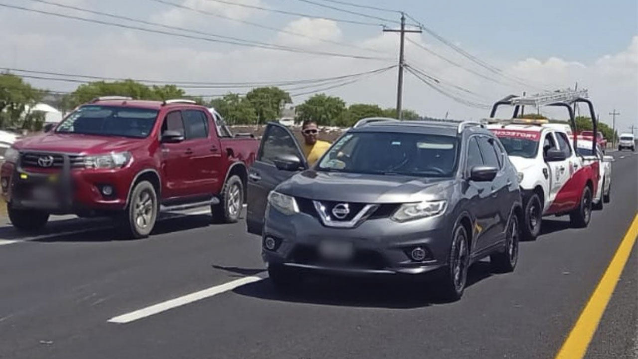 Protección Civil y Policía de Huamantla brindan atención oportuna a pareja accidentada que viajaba en motocicleta