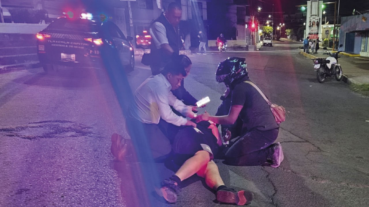 Policía Municipal de Tlaxcala brinda apoyo a masculino herido en vía pública