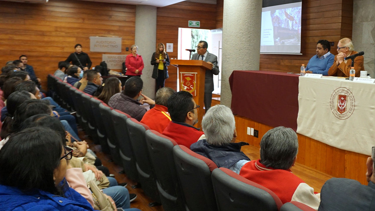 Mantiene la UATx actualización permanente sobre Seminario de Praxis Profesional