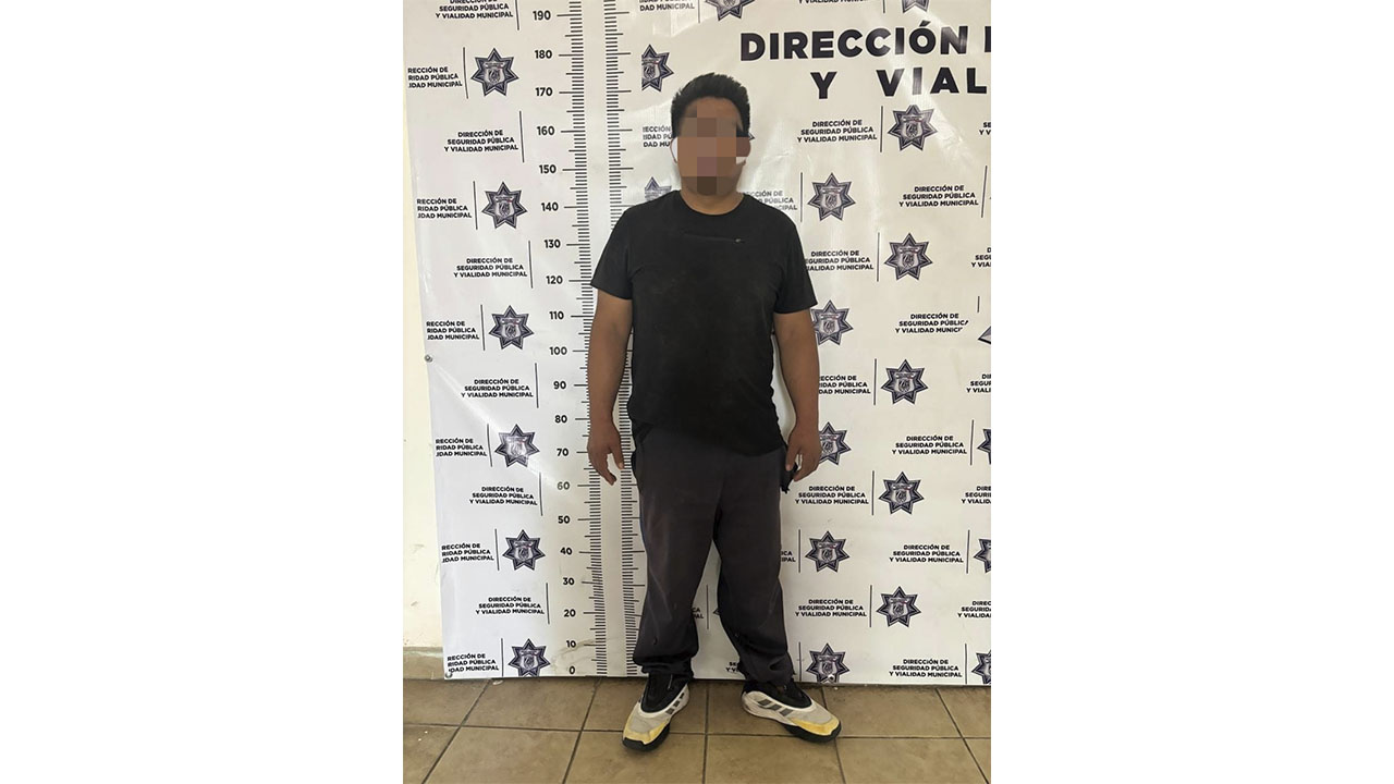 Policía municipal detienen a presunto agresor por violencia de género en Zacatelco