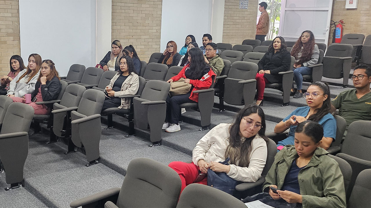 Ofrece Autorrealización UATx capacitación sobre obligaciones fiscales de personas físicas