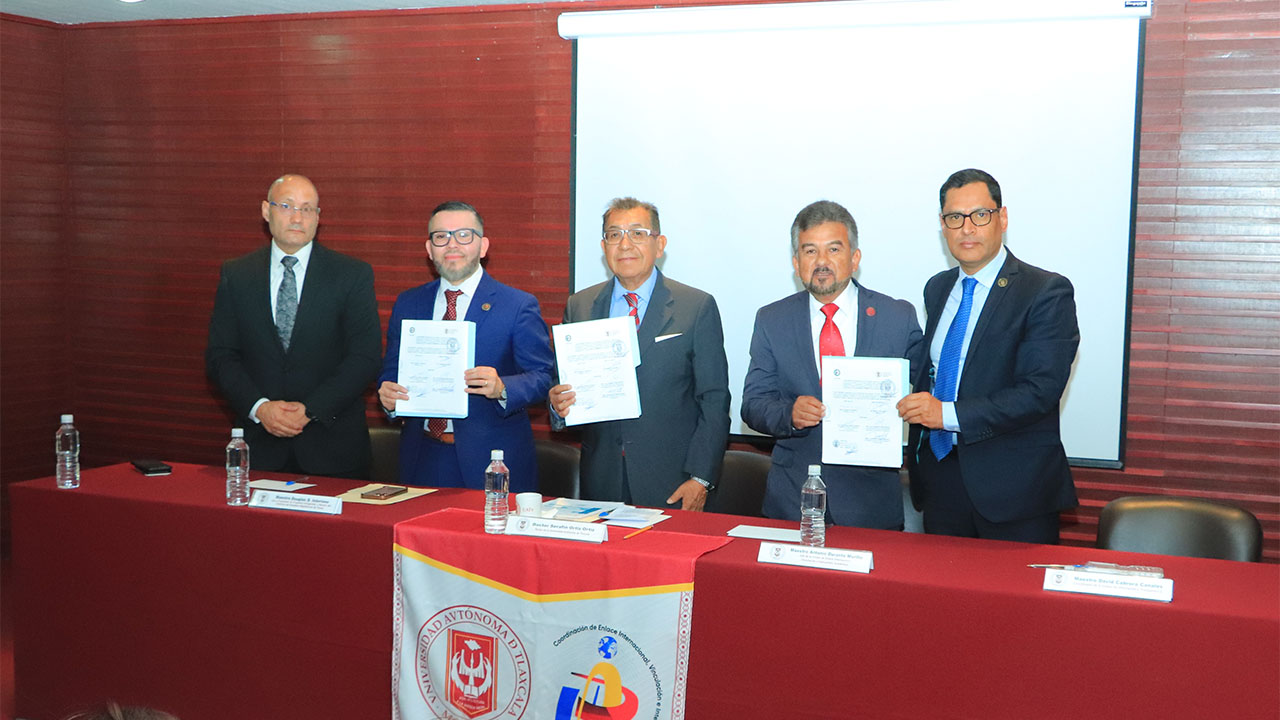 Firman convenio de colaboración la UATx y  el Instituto de Estudios Migratorios de Texas