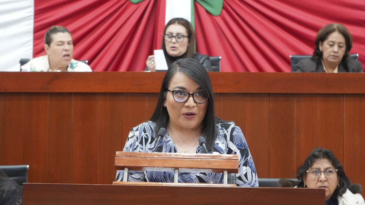 Propone Laura Yamili Flores inscribir el nombre de Tecuelhuetzin Xicohténcatl con letras doradas en el Congreso