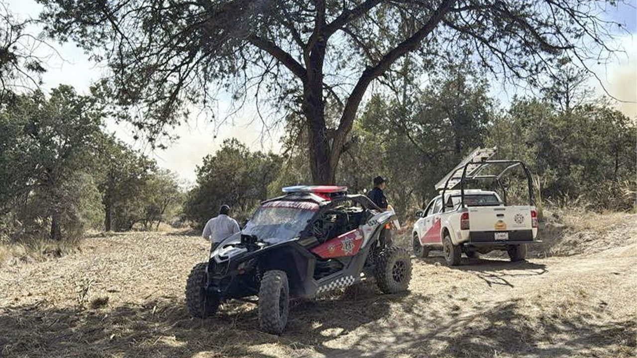 Gobierno Municipal de Huamantla apoya en el combate a incendio en el cerro “Quimicho”