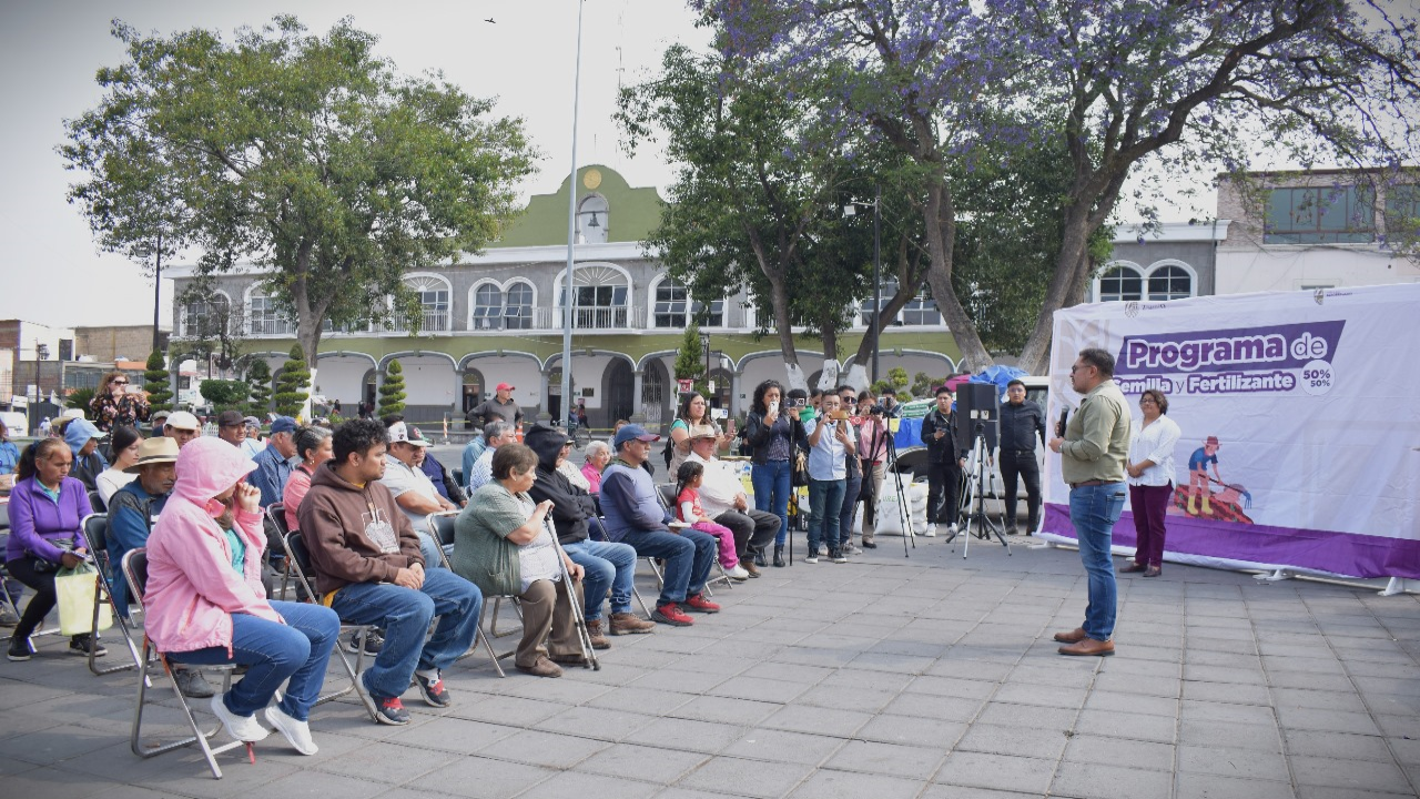 8 toneladas de fertilizantes y semillas se entregan en Zacatelco