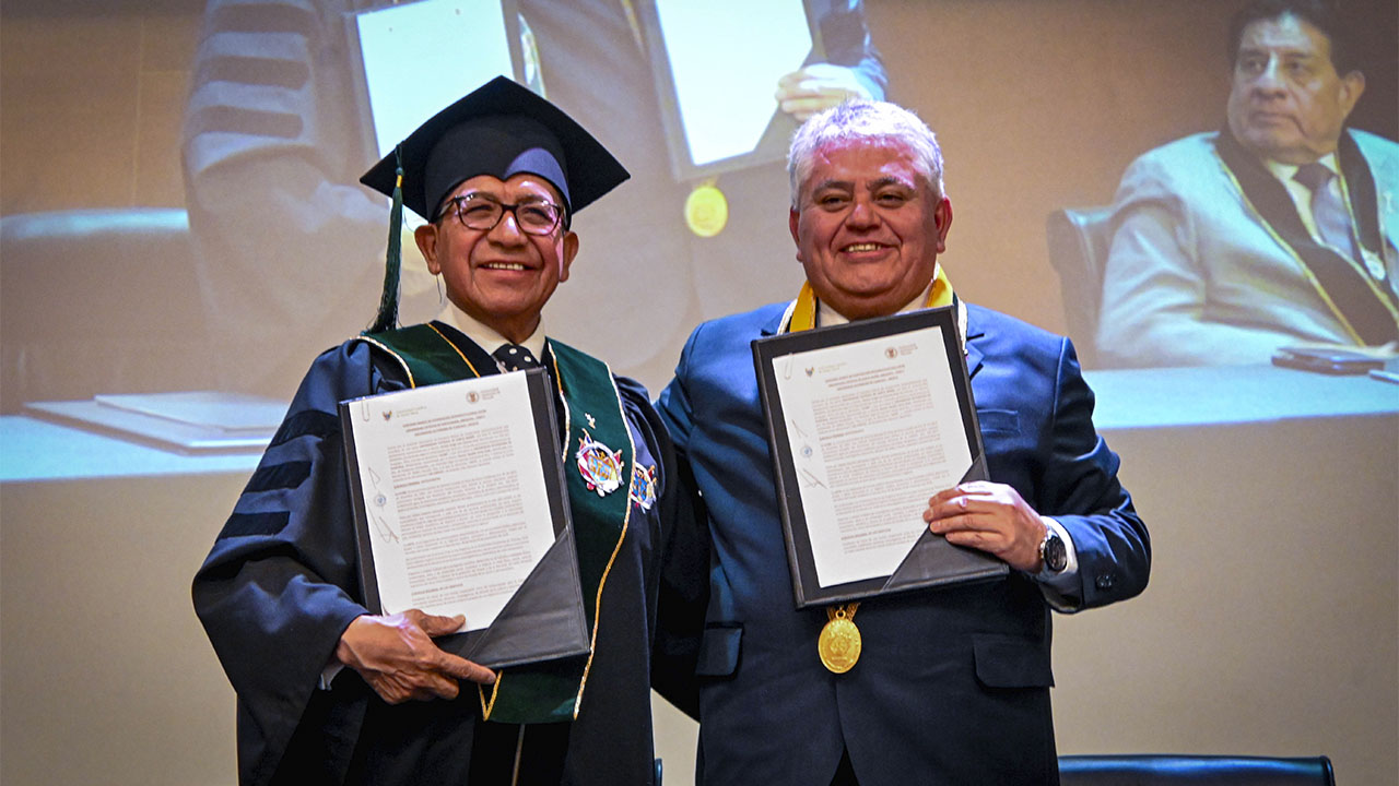 Renuevan acuerdo de colaboración la UATx y  la Universidad Católica de Santa María de Perú