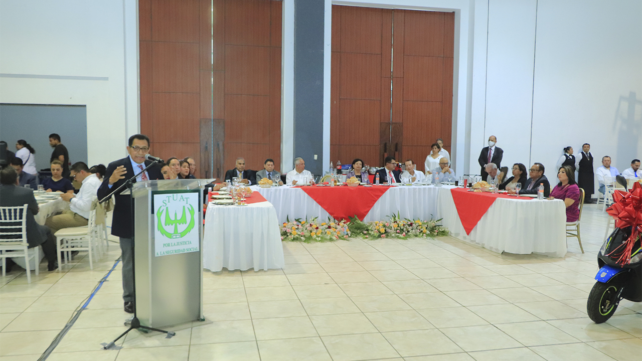 Celebran UATx y STUAT el “Día del Maestro y del Trabajador Universitario”
