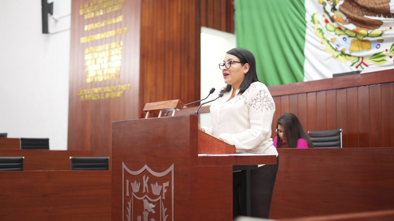 Propone Laura Yamili incluir en la Constitución local el derecho humano a la buena administración pública