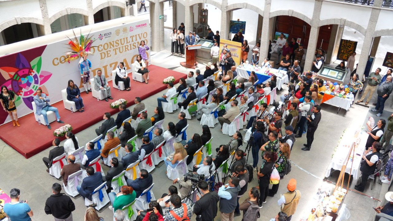 Rinde protesta en el Congreso el Consejo Consultivo Turístico del municipio de Apizaco