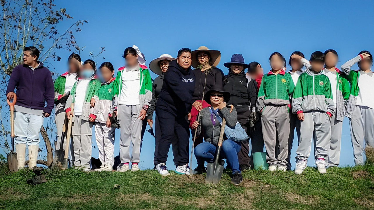 Zacatelco conmemora el Día Mundial del Medio Ambiente con reforestación en la quinta sección.