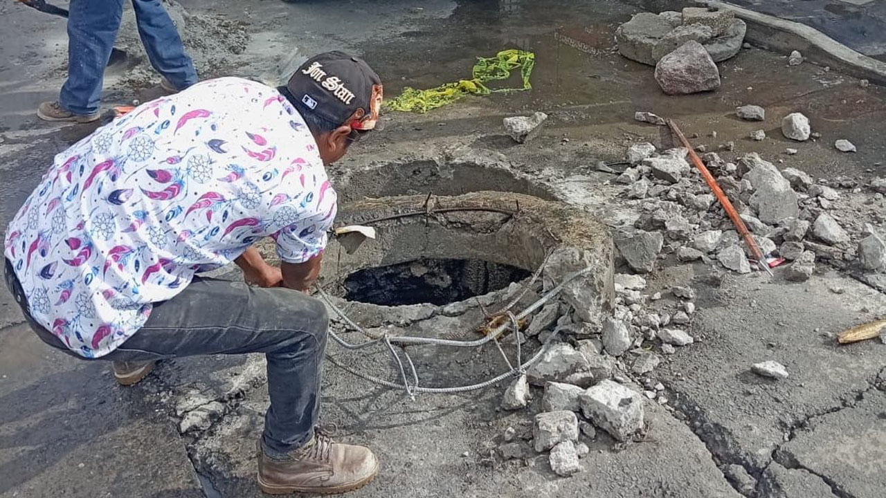 Mejora capamh infraestructura sanitaria en Huamantla con trabajos de mantenimiento en calle bravo