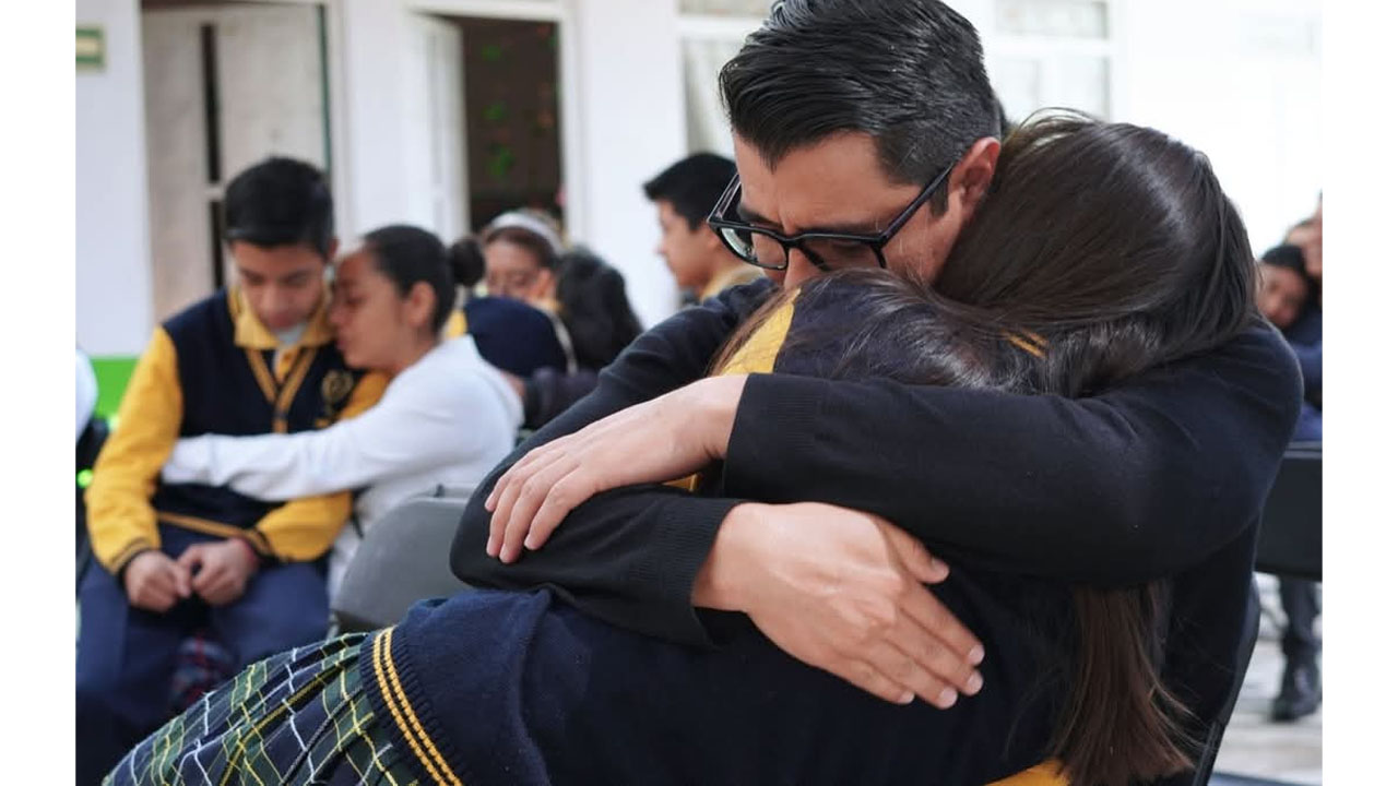Jornada “Habla con tus hijos, escucha su corazón” sensibiliza a padres y alumnos del Centro Escolar Zacatelco.