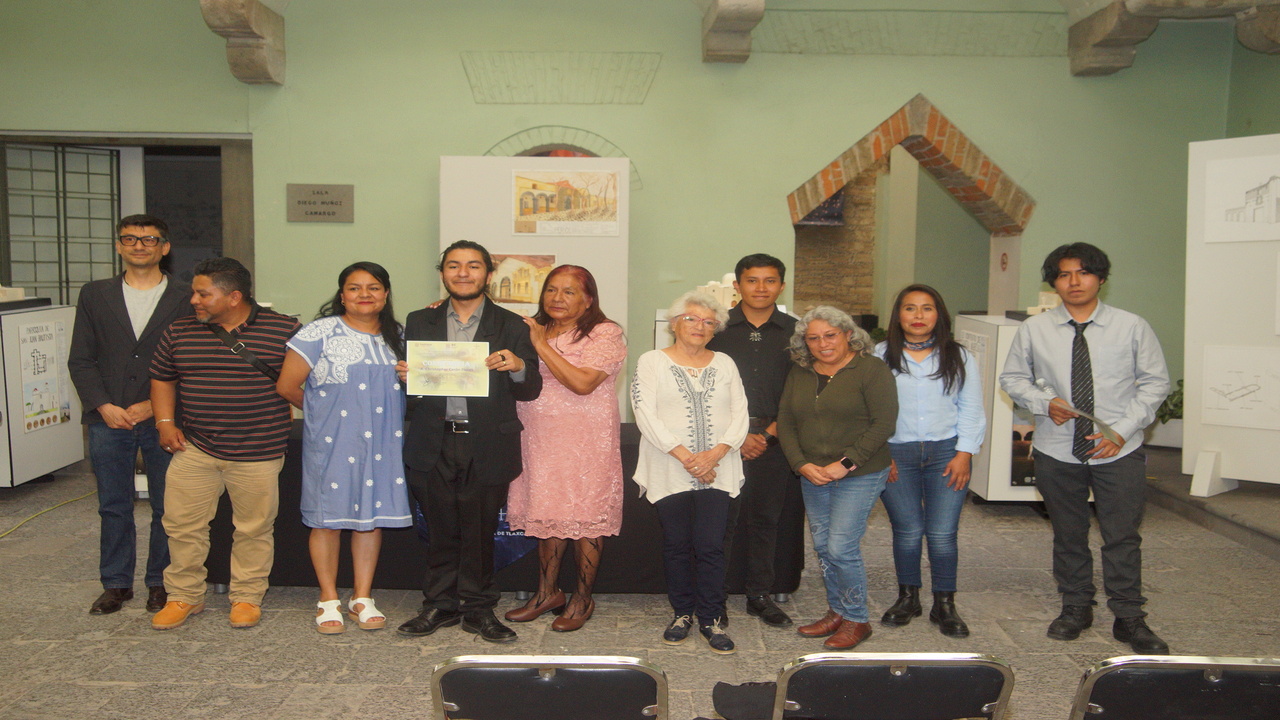 Concluyó FFyL-UATx su ciclo de conferencias para fomentar el conocimiento de la historia