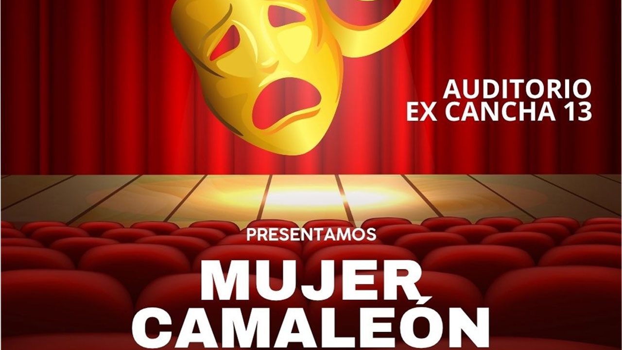 “Mujer Camaleón” se presenta en Huamantla como parte de la Feria del Arte Efímero y de la Dalia 2025