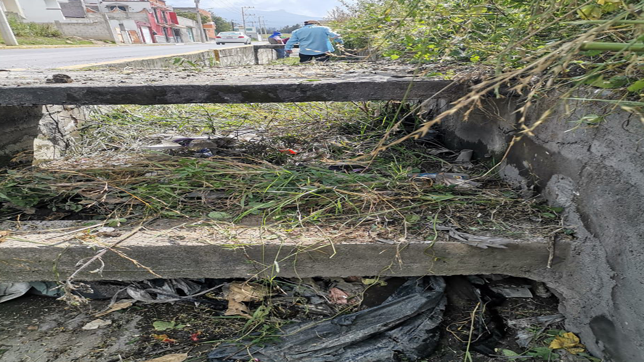 CAPAMH realiza limpieza del canal en Bulevar Cuamanco para prevenir inundaciones