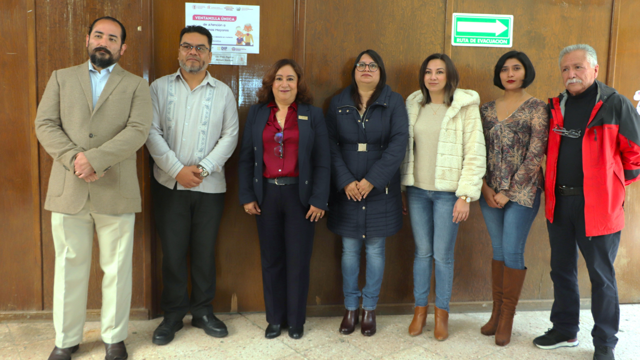 Instala Desarrollo Humano UATx su ventanilla única de atención a personas mayores