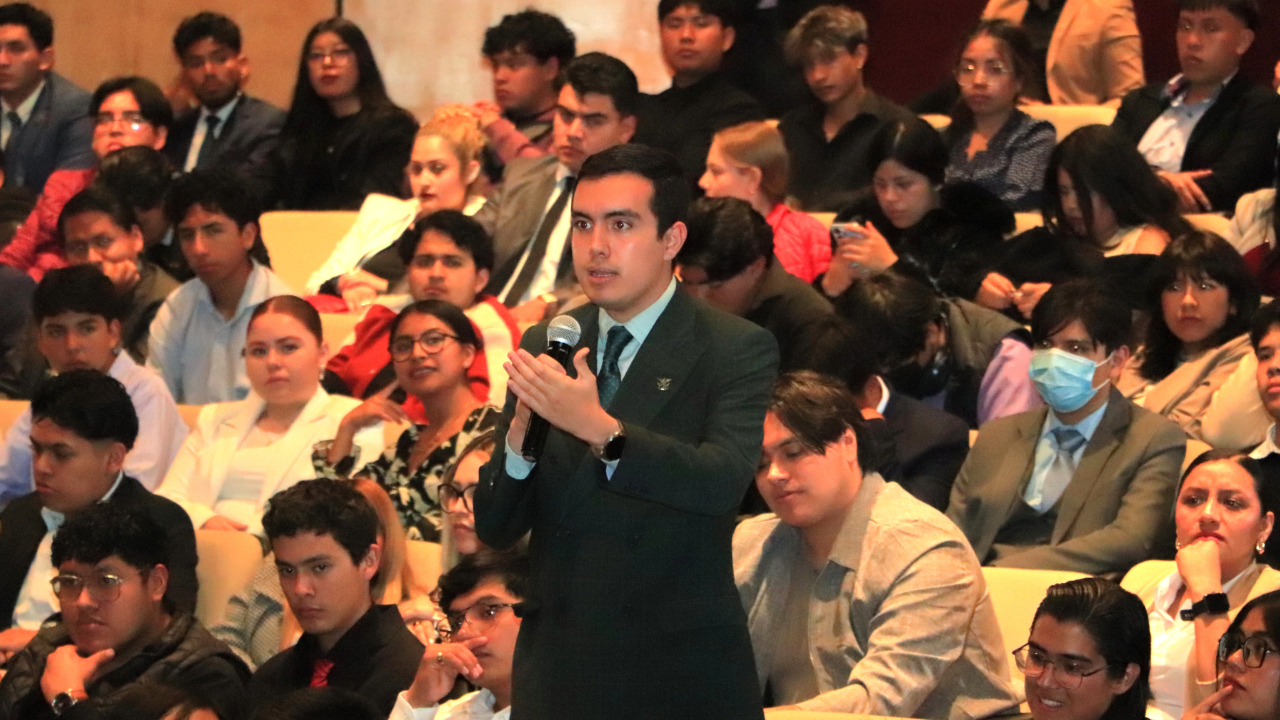 Ciencias Políticas UATx reconoce el legado y visión estratégica de HIOO