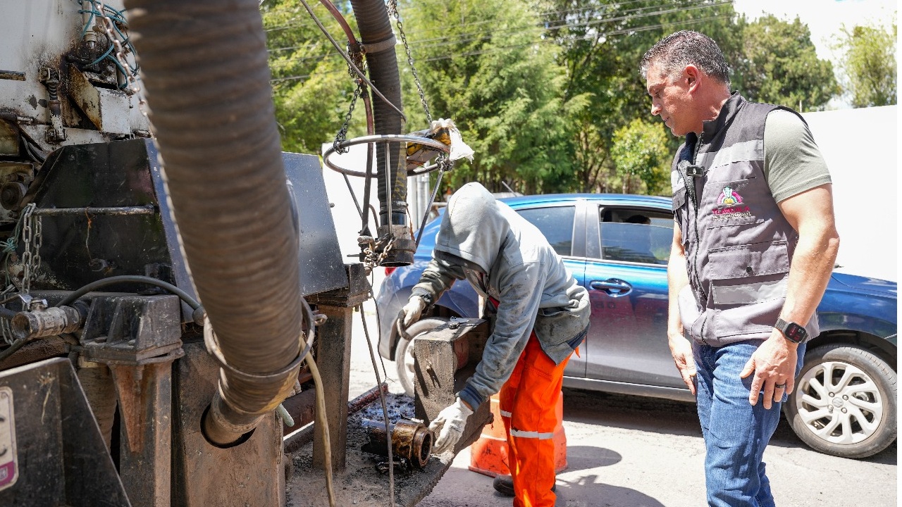 Gobierno de Alfonso Sánchez García pone a prueba aditivo que busca bacheo más rápido y duradero en la capital