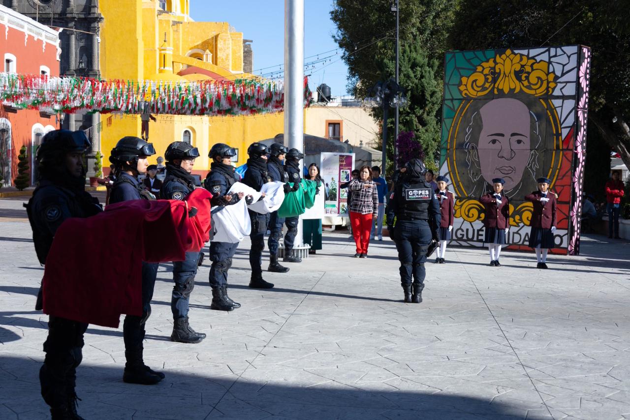 San José Xicohténcatl y Escuela Primaria "Gabriela Mistral" Encabezan Ceremonia de Honores a los Símbolos Patrios