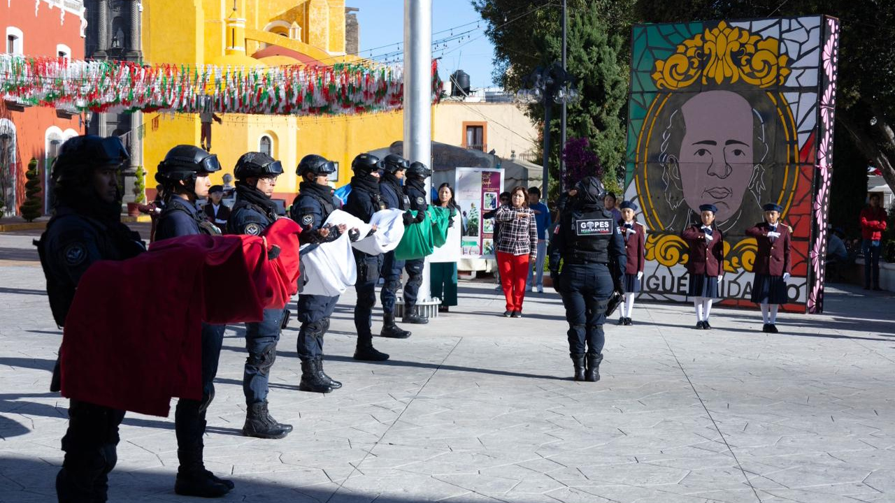 San José Xicohténcatl y Escuela Primaria "Gabriela Mistral" Celebran Ceremonia de Honores a los Símbolos Patrios