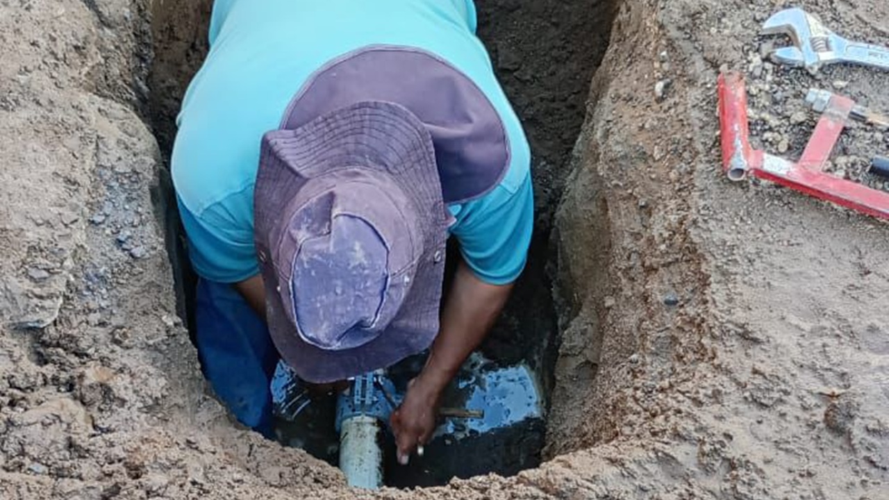 CAPAMH atiende fugas y garantiza el suministro de agua en Huamantla