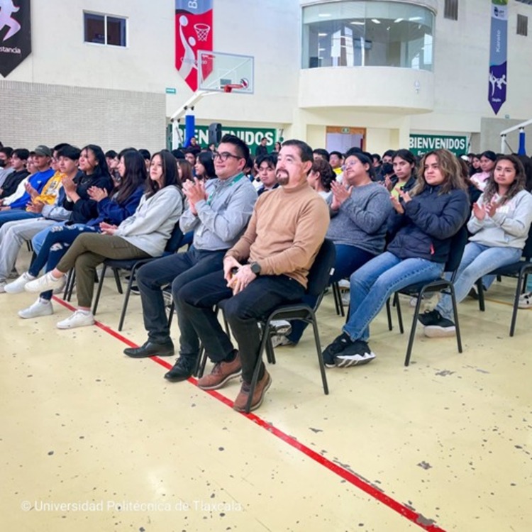 UPTlax da la bienvenida a más de 1,600 alumnos de nuevo ingreso con curso de inducción