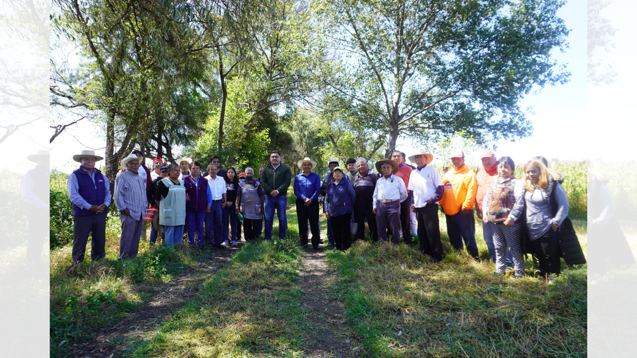Ejidatarios y dueños de pequeña propiedad de Zacatelco reciben conexión de agua potable