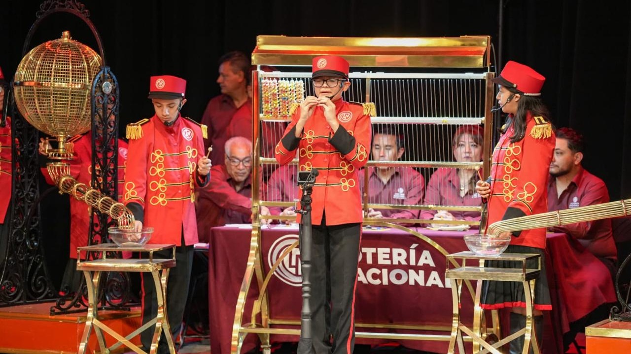 Premio mayor para Tlaxcala: Alfonso Sánchez García presencia sorteo conmemorativo por los 500 años de la ciudad