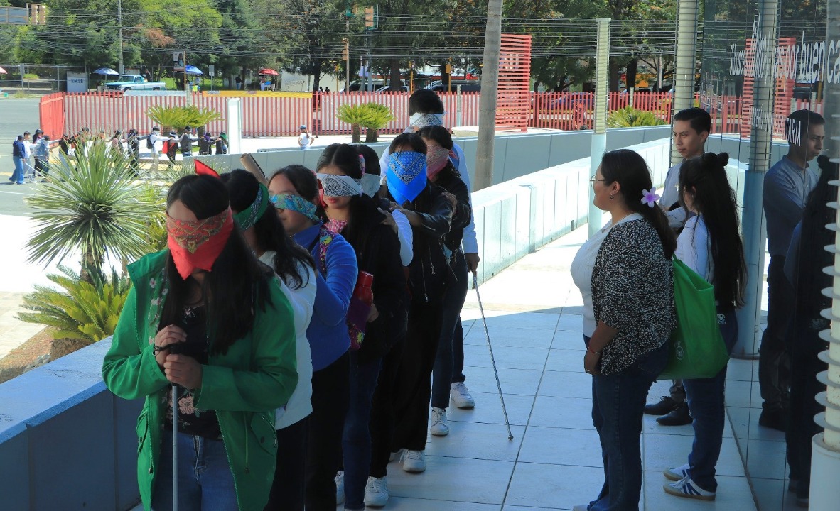 Con experiencias vivenciales, Desarrollo Humano UATx visibiliza el trabajo del educador especial hacia personas con discapacidad