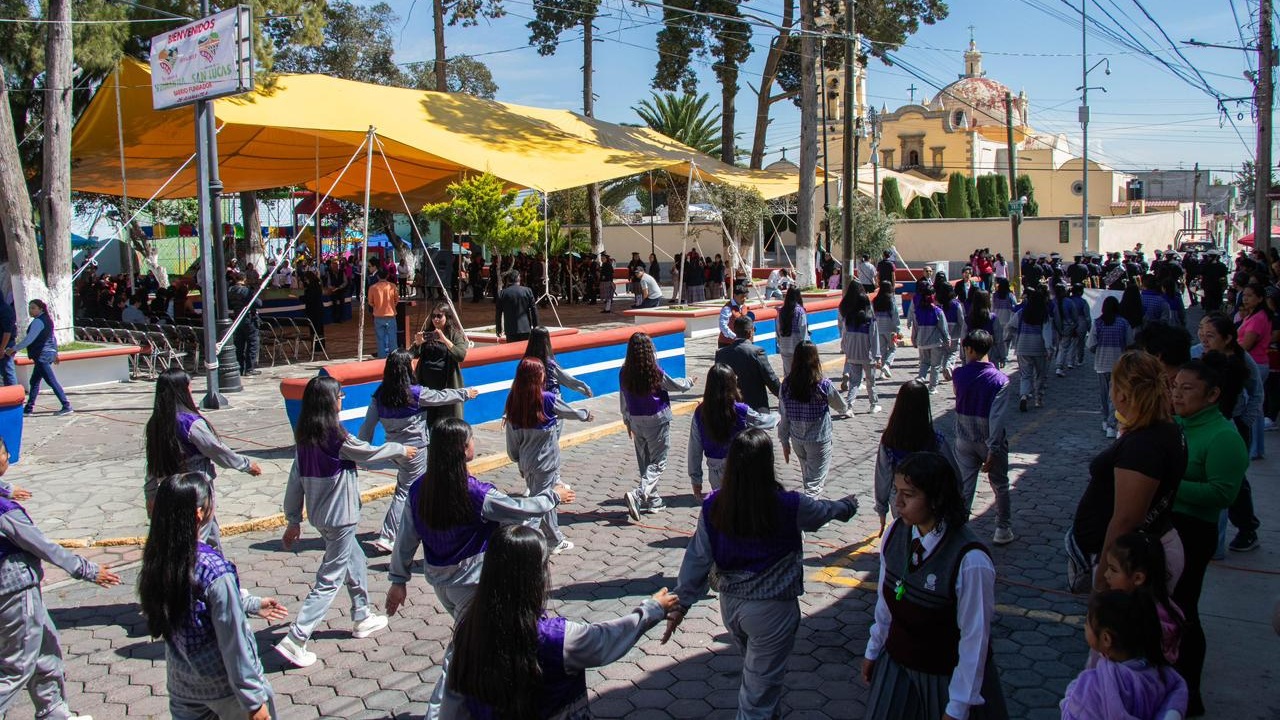 Huamantla celebra su 491 aniversario con desfile y homenaje cívico en el barrio de San Lucas