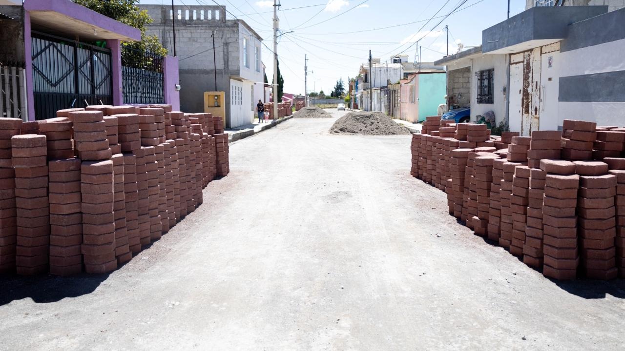 Continúan las obras en San Carlos con el adoquinamiento de la avenida San José
