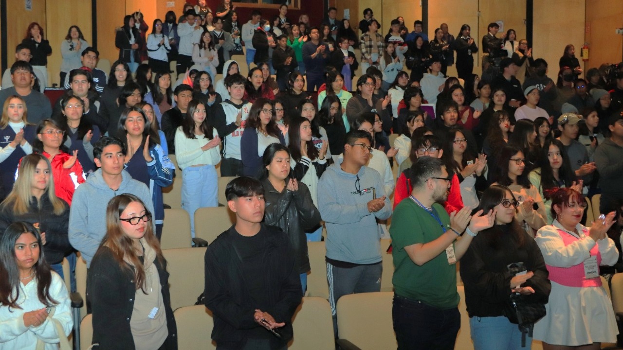 Dialogan estudiantes de Sociología UATx sobre los desafíos de su profesión