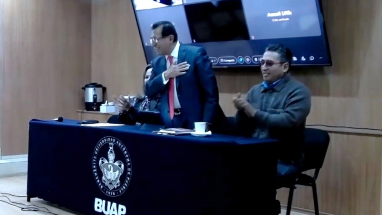 Rector de la UATx presenta el Modelo Humanista Integrador basado en Capacidades en la BUAP