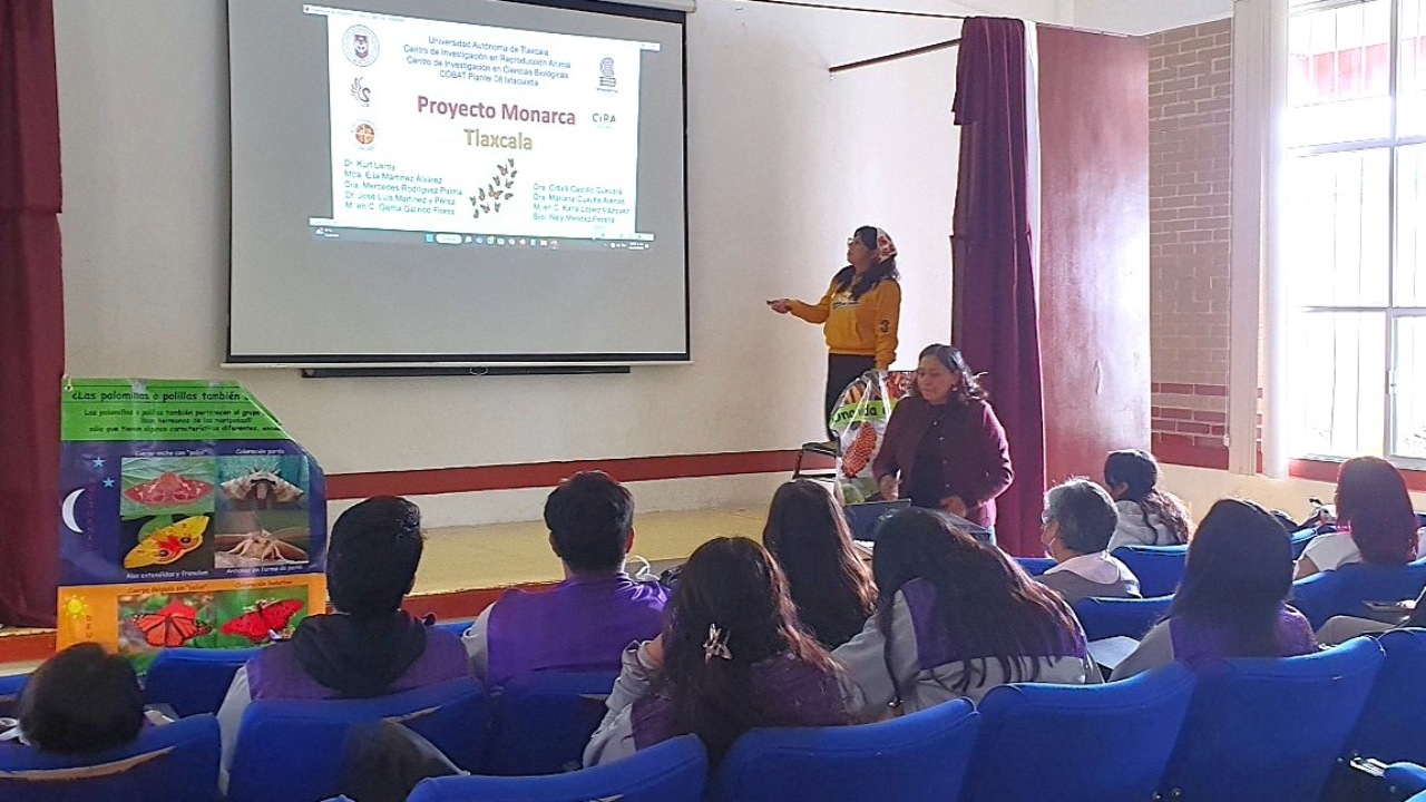 Investigadores UATx y estudiantes del COBAT emprenden el Proyecto Monarca