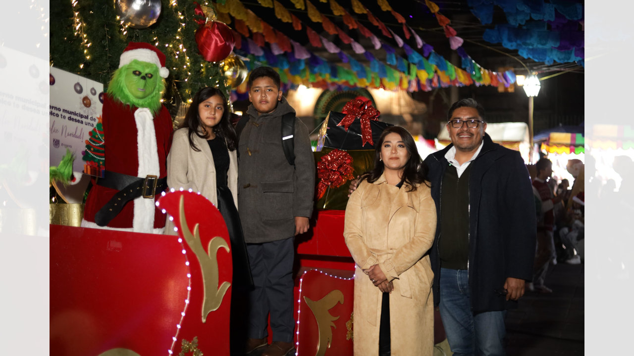 Encienden el árbol de navidad en Zacatelco