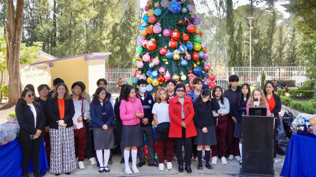 Arranca el Ayuntamiento de Tlaxcala “Operación Sonrisa” en el CBTIS 03 y reúne más de 1,400 juguetes