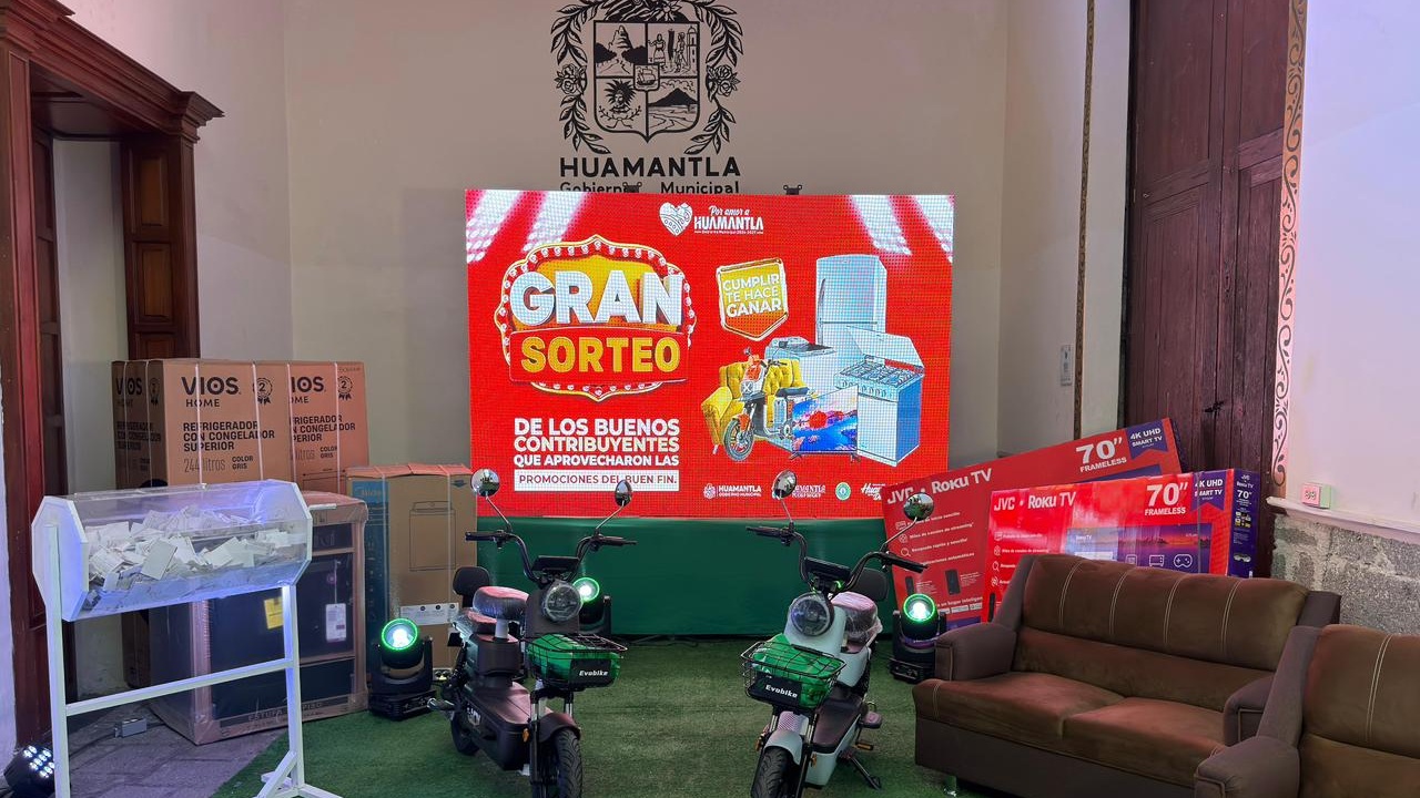 Rifa del Buen Fin Premia a Usuarios Huamantlecos Cumplidos que Aprovecharon las Promociones del Gobiernos Municipal de Huamantla.