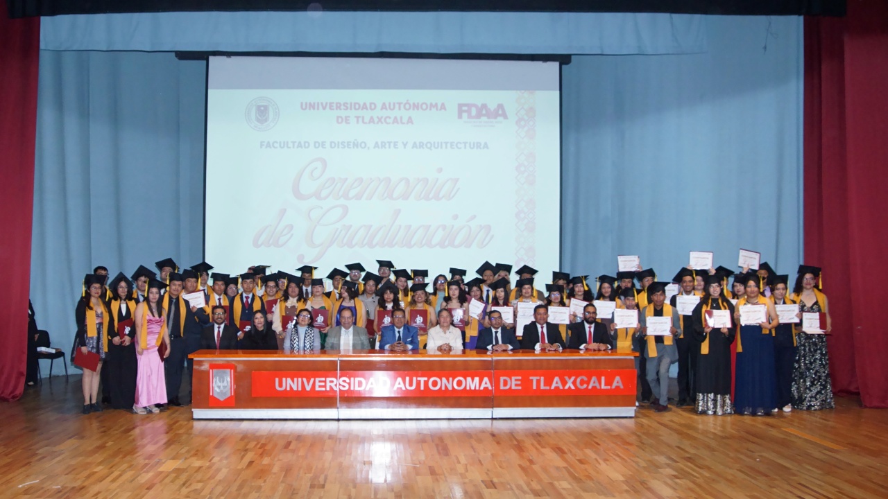 La UATx gradúa a 128 nuevos profesionistas en Arquitectura, Arte y Diseño