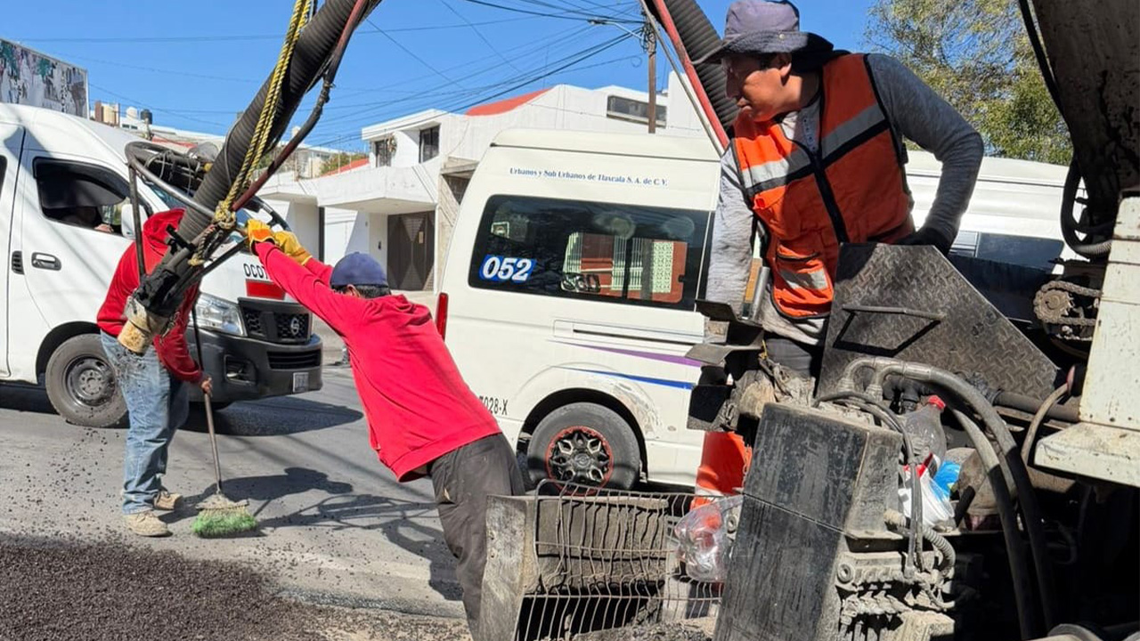 El gobierno de Alfonso Sánchez García arrancó el 2026 con nuevas acciones de bacheo