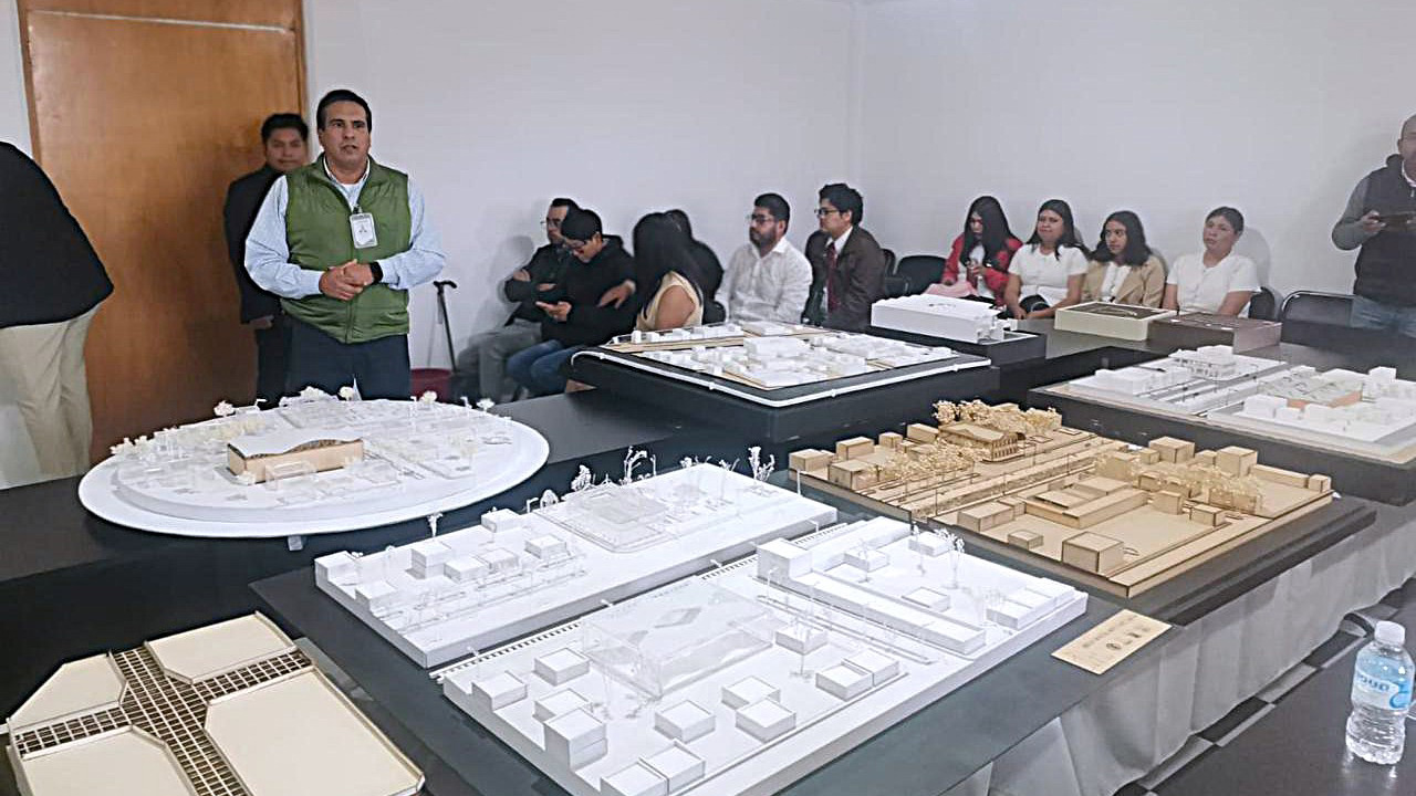 Estudiantes de Arquitectura UATx presentaron proyectos para el mercado municipal de Benito Juárez