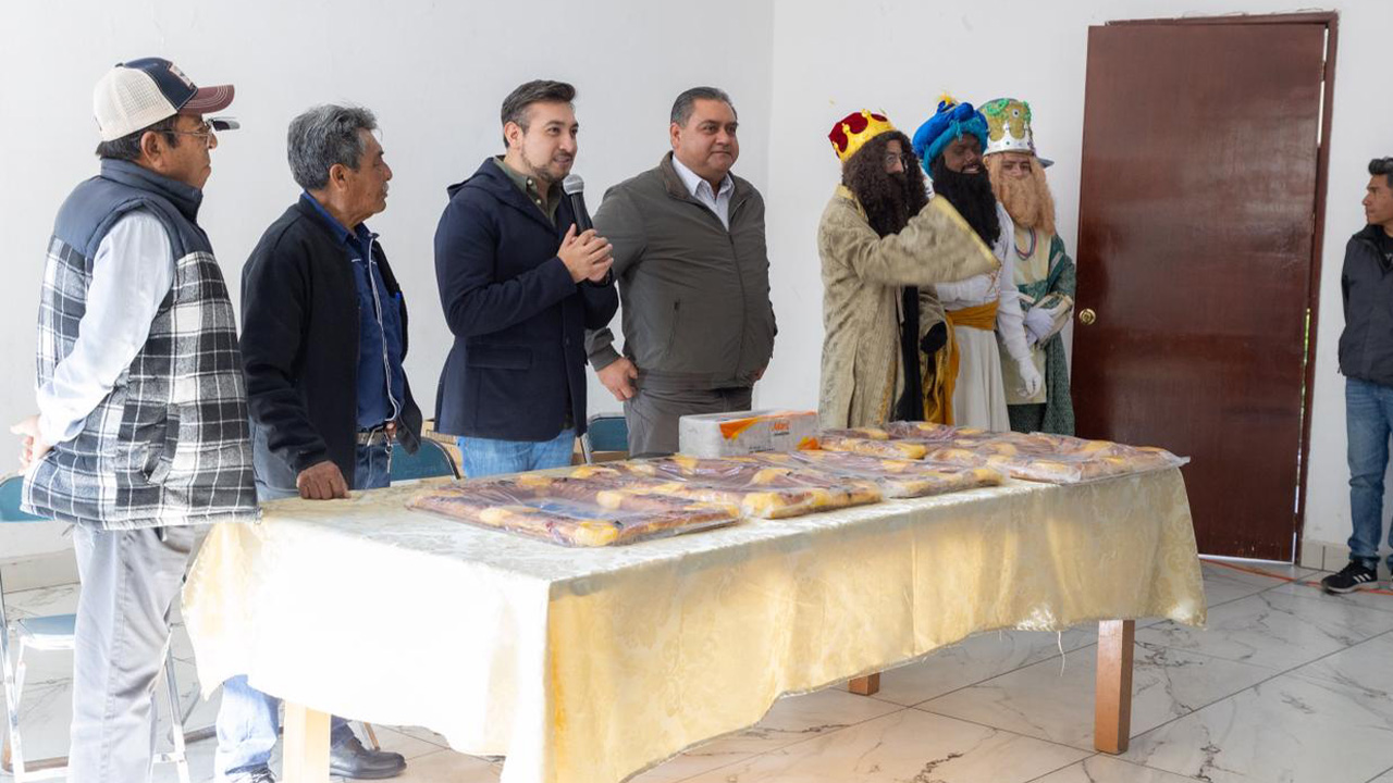 Chava Santos lleva la caravana de reyes magos a las 39 comunidades de Huamantla