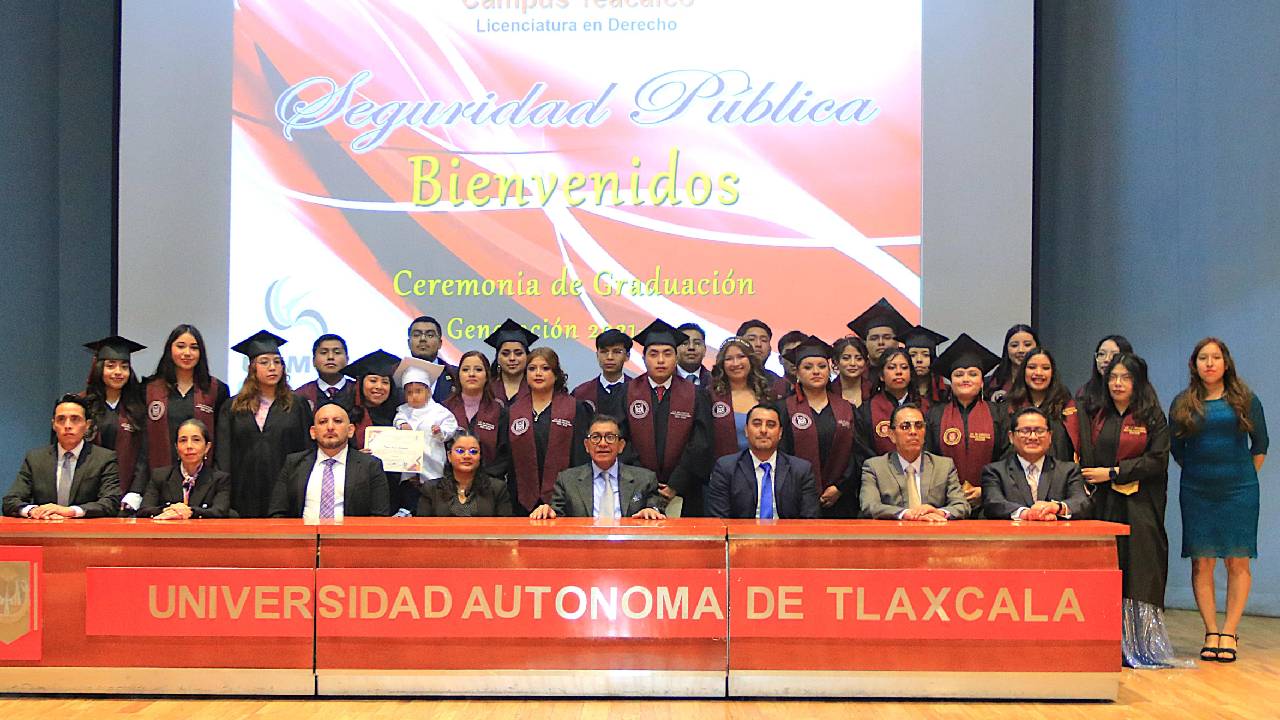 Egresados en Derecho de la UATx,  llamados a fortalecer la concordia social: Rector