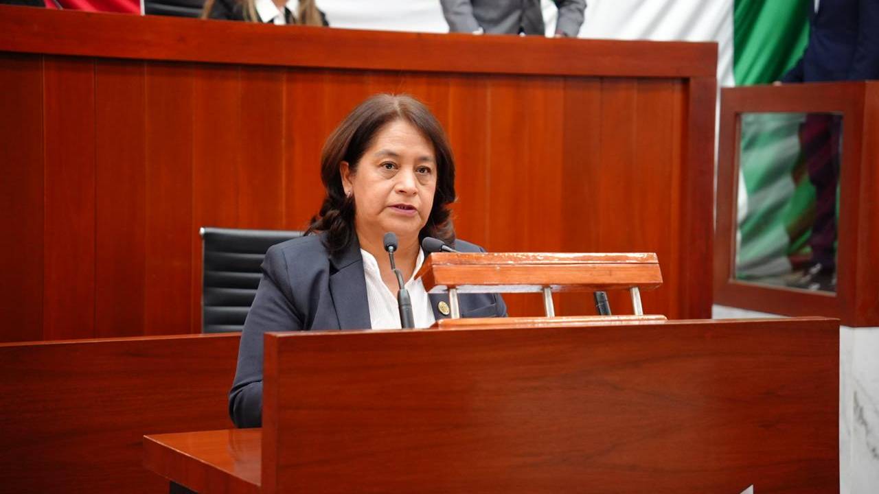 Propone Ana Bertha Mastranzo prohibir cirugías estéticas en menores y tipificar la usurpación de especialidad en cirugía plástica