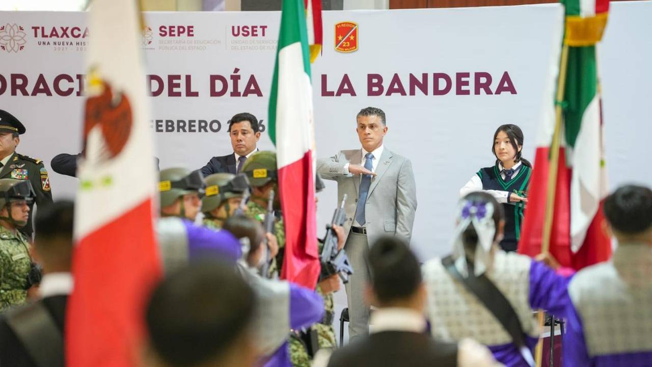 Asiste Alcalde Alfonso Sánchez García a la Conmemoración del Día de la Bandera en Ceremonia Oficial