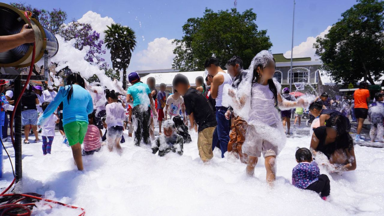 Zacatelco celebra en grande a niñas y niños en su día