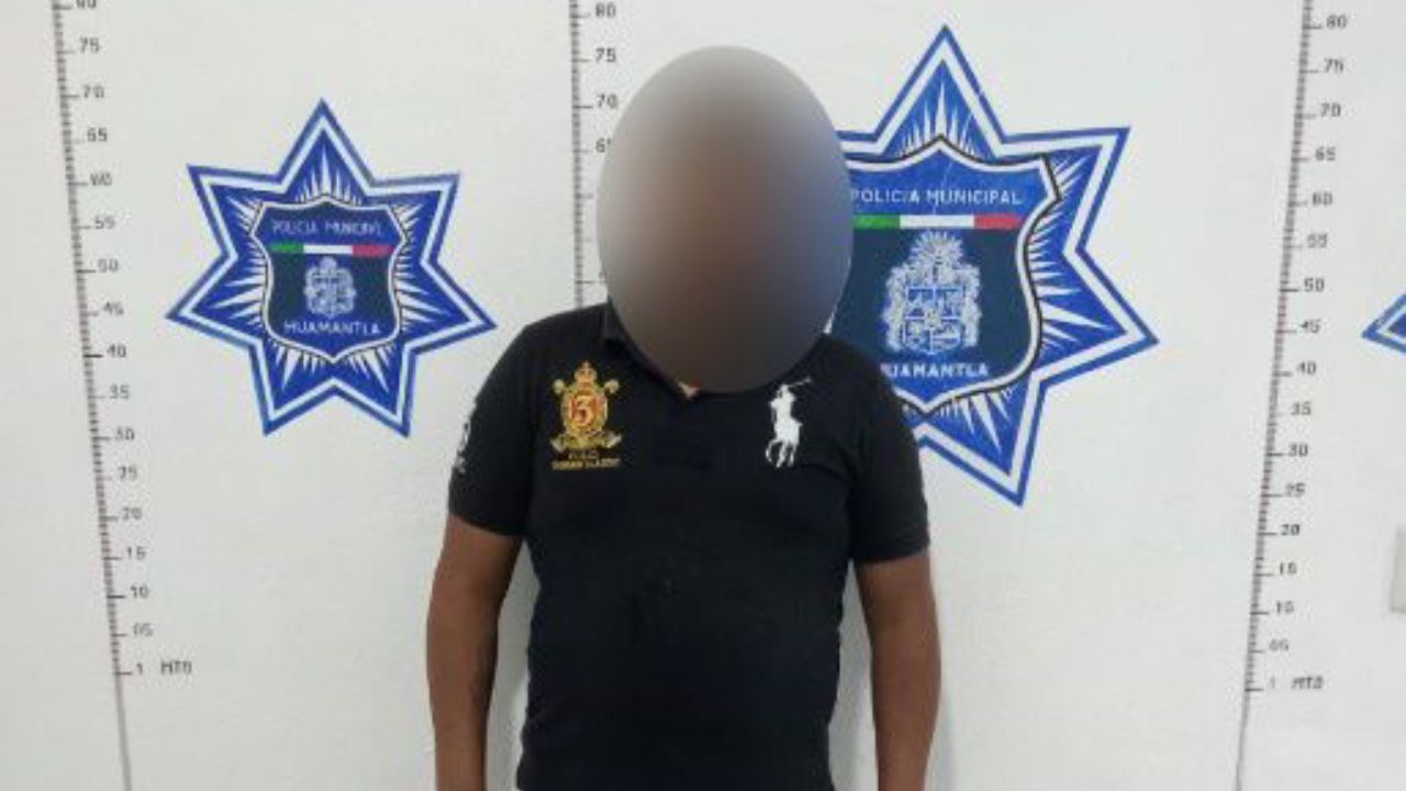 Recupera policía municipal vehículo con reporte de robo y asegura a un masculino en Huamantla