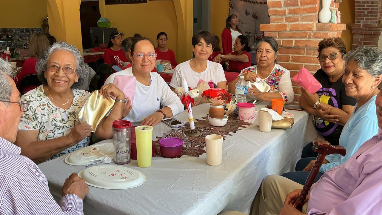 Gobierno de Alfonso Sánchez García celebra a mamás con una cálida convivencia organizada por el IMM